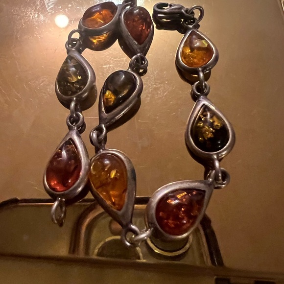Vintage Amber Teardrop Bracelet - Picture 2 of 5